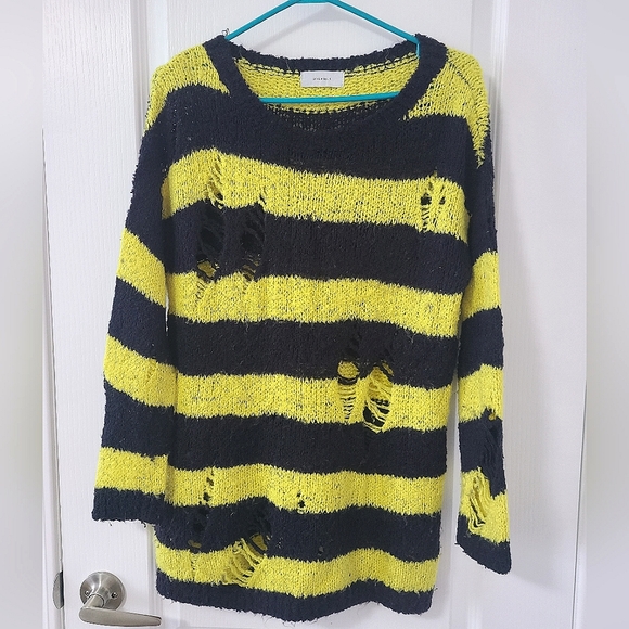 Knit sweater - Picture 1 of 4